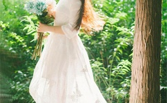 坐在又大又硬的上面写作业做作文